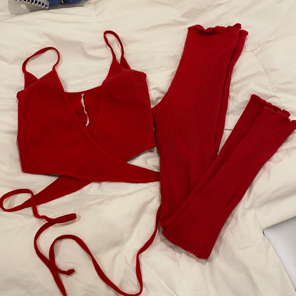 Red AREYOUAMI Set